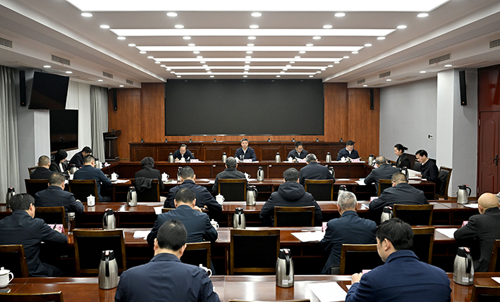 虞平主持召开州委理论学习中心组专题学习会强调：领会四中全会精神，谱写凉山现代化新篇章，张文旺、马辉、尹江涛出席插图