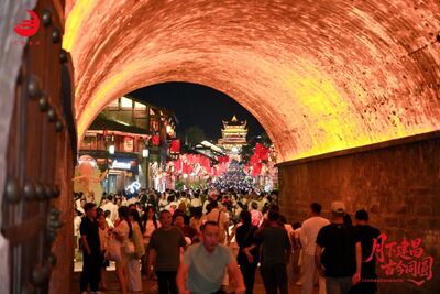 “线上+线下”共赴同一场月圆,建昌古城中秋盛景引客如云